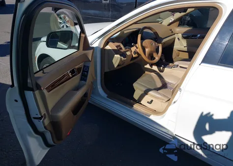 2008 Mercedes-Benz C 300 Luxury/Sport из США, поврежденный, VIN WDDGF54X28R018658